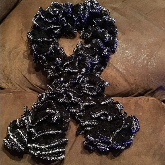 Accessories - Dressy Cotton lace scarf with silver